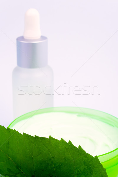Kozmetikai termékek zöld levél fehér víz szépség Stock fotó © marylooo