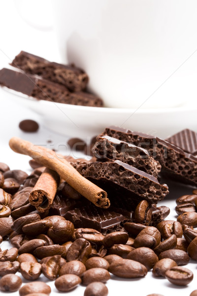 Foto stock: Chocolate · café · canela · grãos · de · café · copo