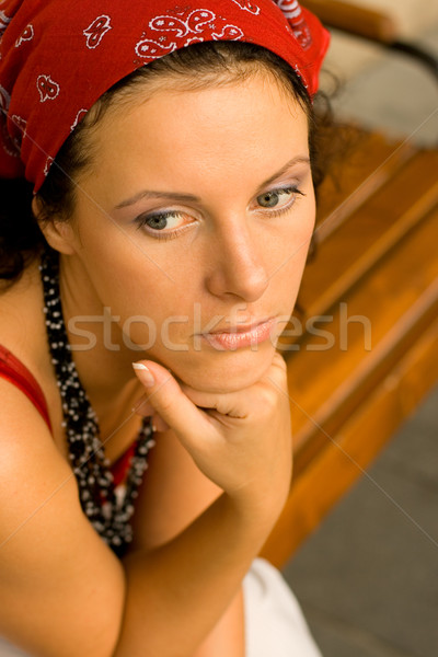 Stok fotoğraf: Mutsuz · kadın · portre · kırmızı · başörtü