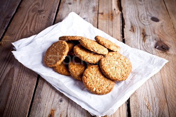 Frischen knusprig Hafer Cookies rustikal Holztisch Stock foto © marylooo