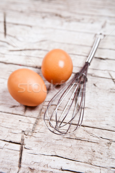 Draht Schneebesen zwei braun Eier rustikal Stock foto © marylooo