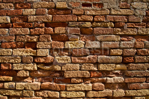 Vechi zid de cărămidă textură grunge proiect roşu Imagine de stoc © marylooo