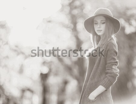 [[stock_photo]]: Style · fille · rue · photo · blanc · noir · femme