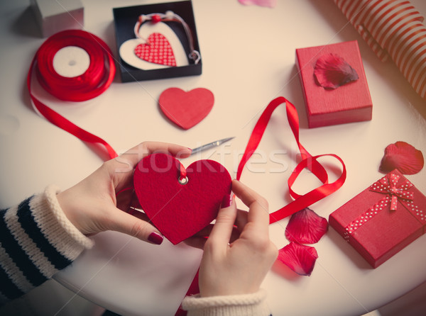 [[stock_photo]]: Blanche · mains · coeur