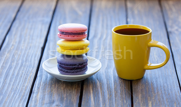 [[stock_photo]]: Tasse · café · macarons · vieux · table · en · bois · texture