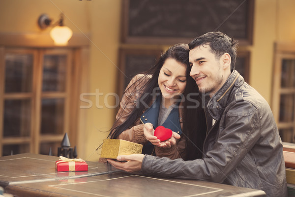 Genç hediye genç kız kafe sevmek adam Stok fotoğraf © Massonforstock