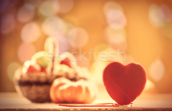 Rosso a forma di cuore giocattolo zucca basket amore Foto d'archivio © Massonforstock