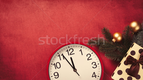 Enorme relógio presentes árvore de natal ramo vermelho Foto stock © Massonforstock