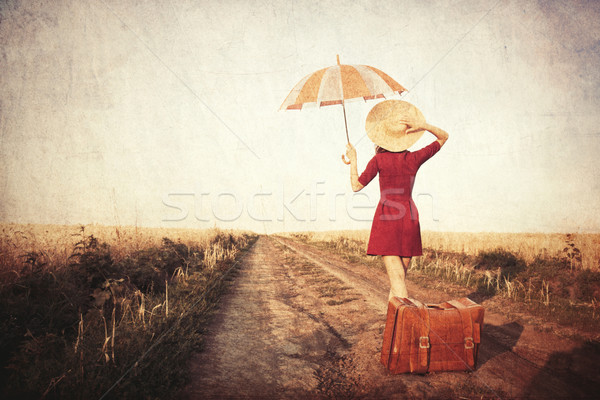 Сток-фото: девушки · чемодан · зонтик · дороги