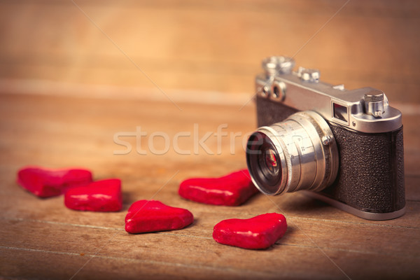 Foto Herz Spielzeug Retro Kamera Stock foto © Massonforstock