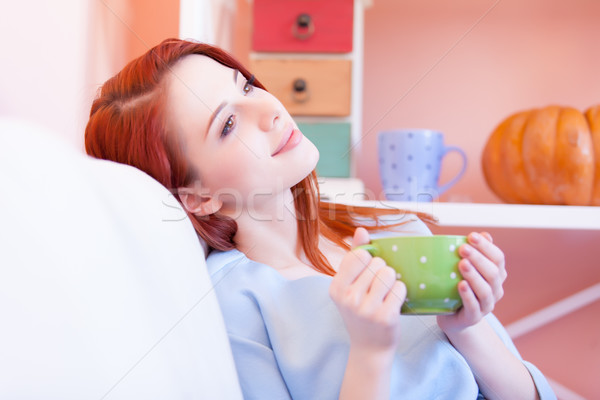 Stockfoto: Foto · mooie · jonge · vrouw · beker · koffie · ontspannen