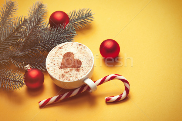 Tasse Kaffee Weihnachten candy Herzform gelb Stock foto © Massonforstock