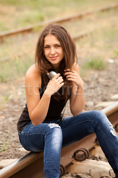 Foto stock: Muchacha · adolescente · auriculares · nina · cara · ciudad