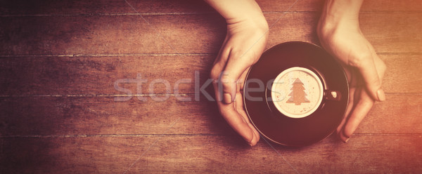 Weiblichen Hände halten Tasse Kaffee Farbe Stock foto © Massonforstock