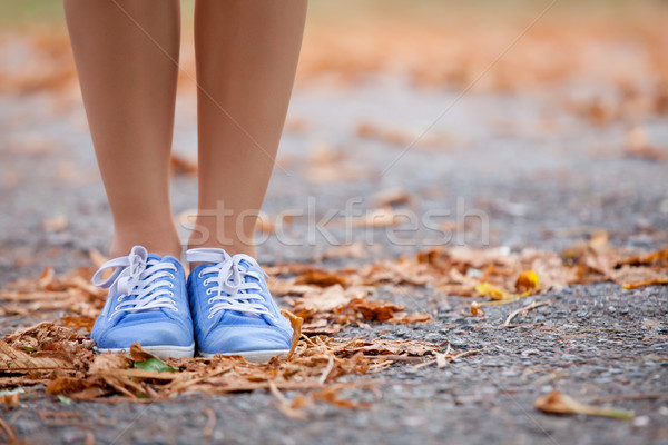 Foto stock: Foto · femenino · piernas · asfalto · carretera · completo