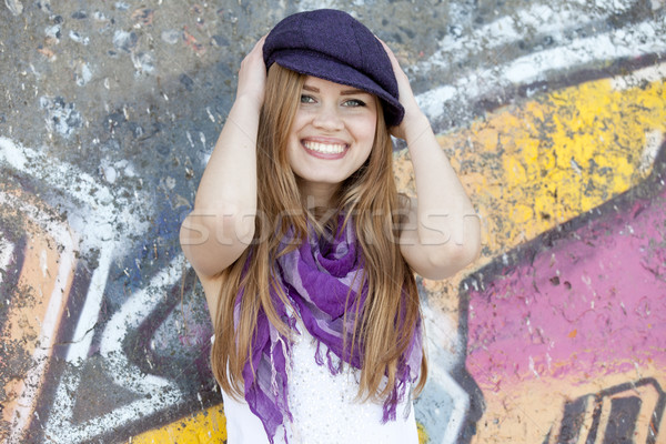 Stock foto: Stil · teen · girl · Graffiti · Wand · Mädchen · Stadt