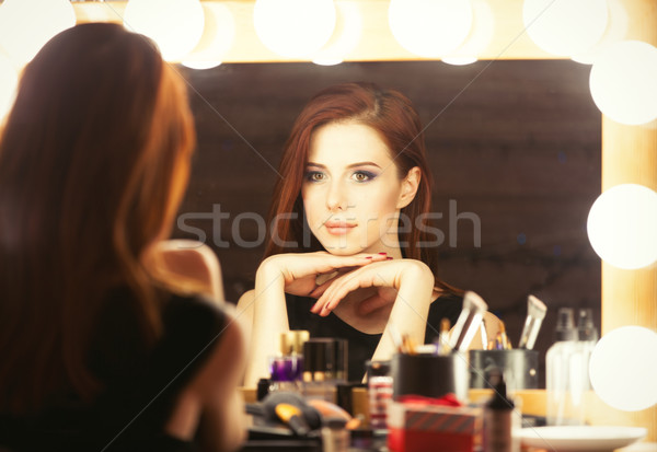 Porträt schöne Frau Make-up Spiegel Foto Stock foto © Massonforstock