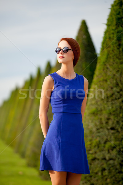 Belle jeune femme marche parc versailles design [[stock_photo]] © Massonforstock
