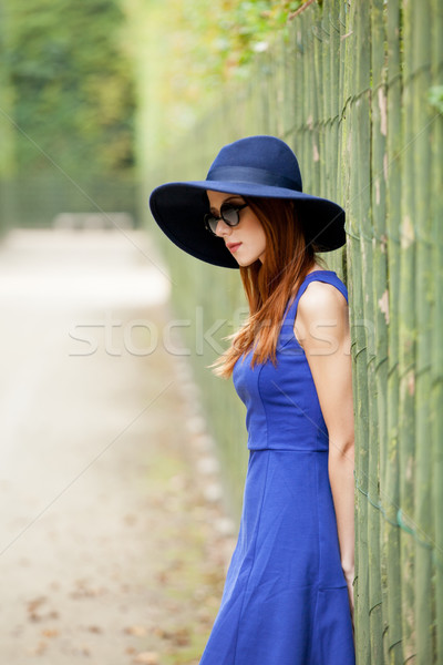 Belle jeune femme marche parc versailles design [[stock_photo]] © Massonforstock