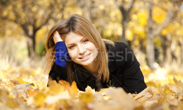 微笑 快樂的女孩 秋天 公園 手 微笑 商業照片 © Massonforstock