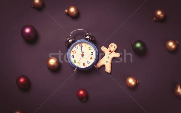 Budzik gingerbread man christmas około szary żywności Zdjęcia stock © Massonforstock