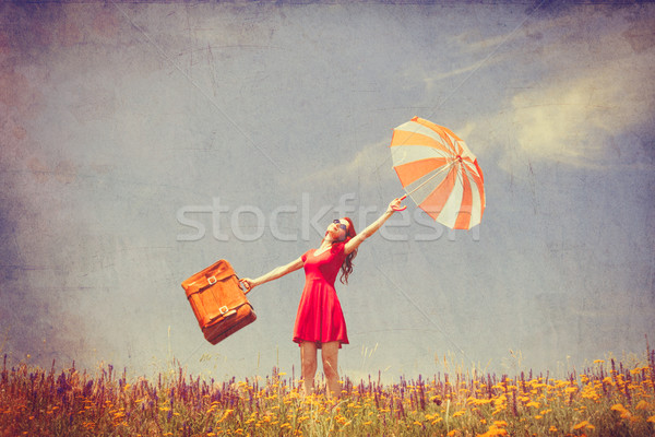 Foto stock: Menina · vestido · vermelho · guarda-chuva · mala · retrato · belo
