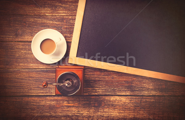 Tasse Kaffee Schleifer Tafel Holztisch Schule Stock foto © Massonforstock