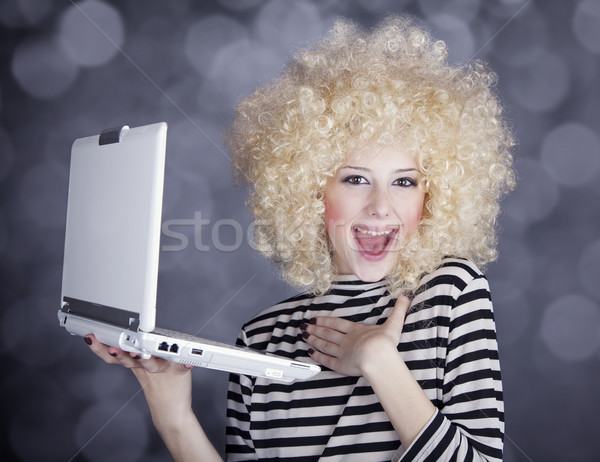 肖像 面白い 少女 ブロンド かつら ノートパソコン ストックフォト © Massonforstock