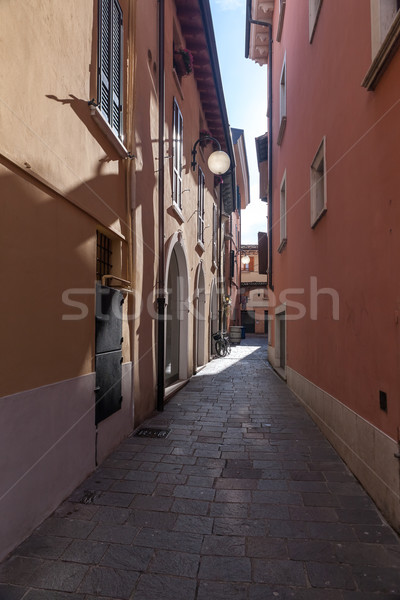 Keskeny utca öreg város Olaszország klasszikus Stock fotó © master1305