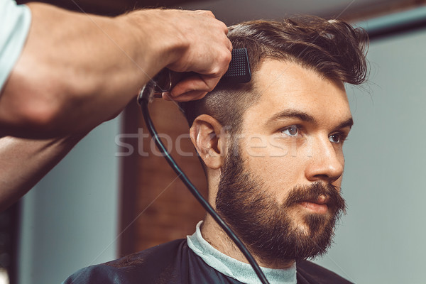 Stockfoto: Handen · jonge · barbier · kapsel · aantrekkelijk
