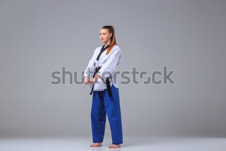 Karate Mädchen schwarz Gürtel weiß Kimono Stock foto © master1305