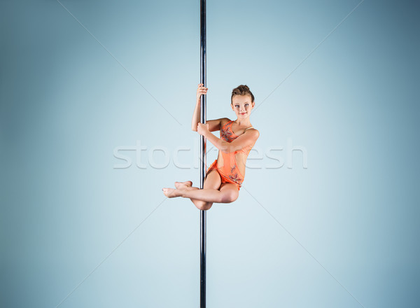 Starken anmutigen junge Mädchen Akrobatik Sport Stock foto © master1305
