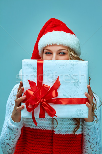Mädchen hat Weihnachten Geschenk schauen Stock foto © master1305