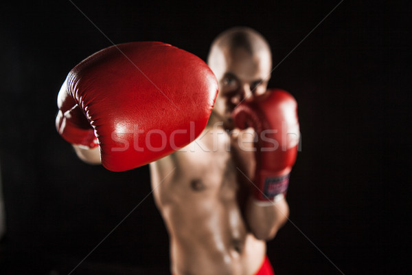 Młody człowiek kickboxing czarny młodych mężczyzna sportowiec Zdjęcia stock © master1305