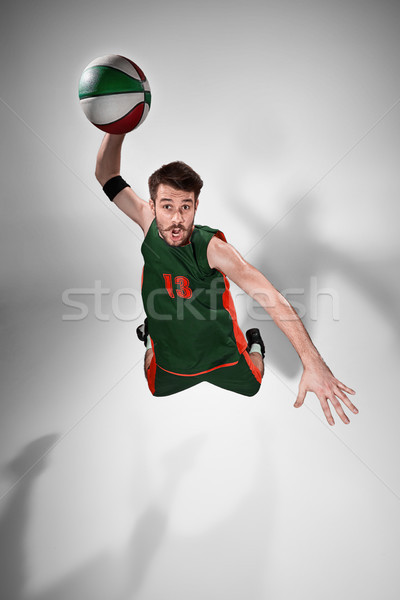 Stock fotó: Teljes · alakos · portré · kosárlabdázó · labda · szürke · stúdió