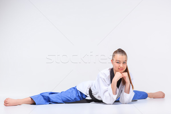 Karate nina negro cinturón blanco kimono Foto stock © master1305