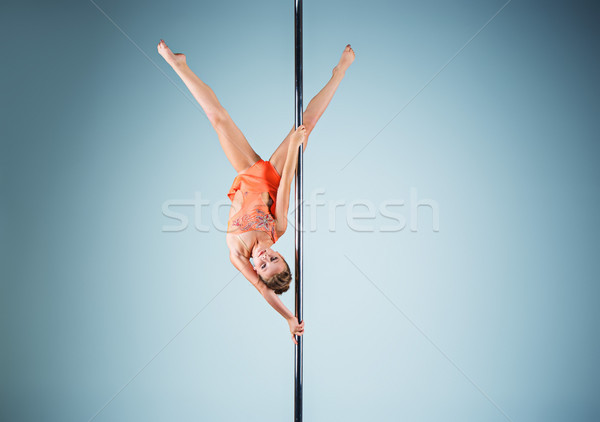 Starken anmutigen junge Mädchen Akrobatik Sport Stock foto © master1305