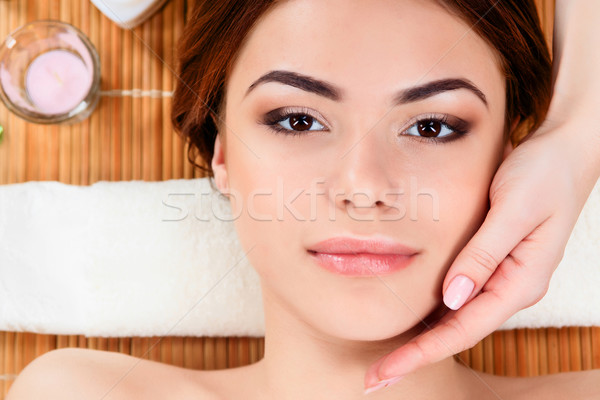 Piękna młoda kobieta spa salon słomy Zdjęcia stock © master1305