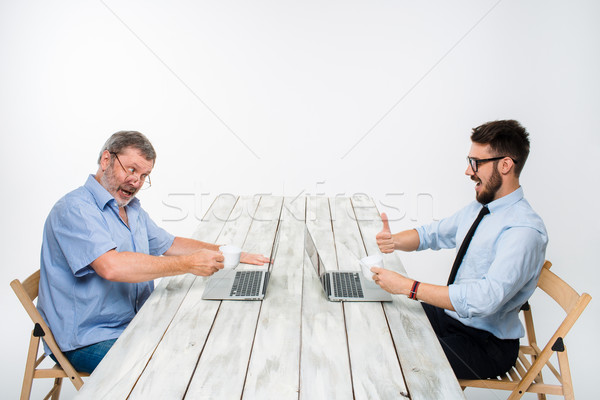 Stock foto: Zwei · Kollegen · arbeiten · Projekt · zusammen · Licht