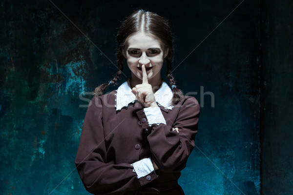 Portrait jeunes souriant fille uniforme scolaire tueur [[stock_photo]] © master1305