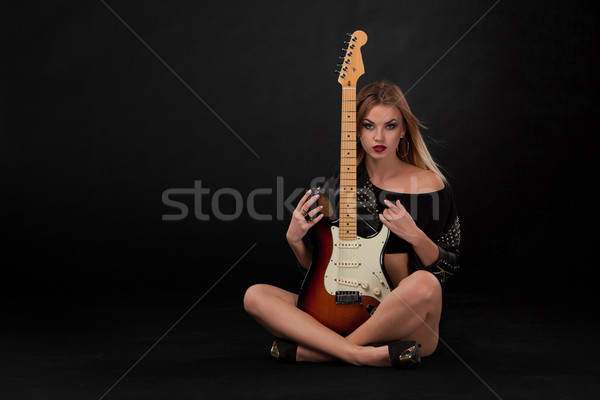 Stock fotó: Gyönyörű · lány · gitár · gyönyörű · szőke · nő · lány · kő