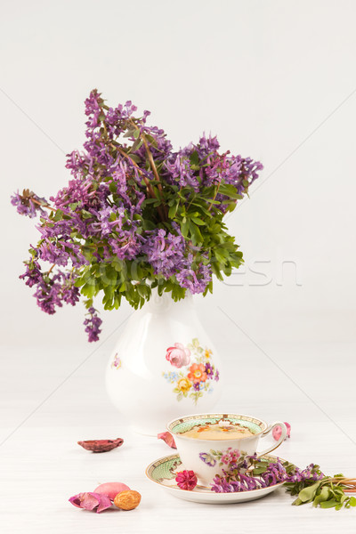 Foto stock: Té · limón · ramo · lila · mesa · flores