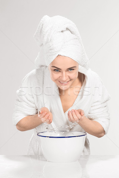 Fiatal nő mosás arc tiszta víz nő víz Stock fotó © master1305