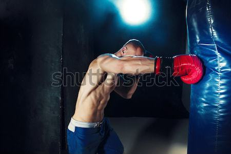 Genç kickboks eldiven genç erkek atlet Stok fotoğraf © master1305