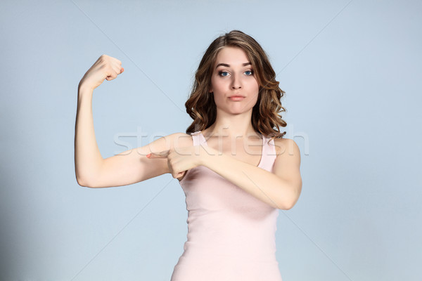 ストックフォト: 若い女性 · 筋肉 · グレー · 電源