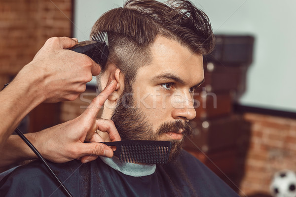 Handen jonge barbier kapsel aantrekkelijk Stockfoto © master1305