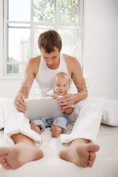 Foto stock: Jovem · pai · nove · meses · velho · filho