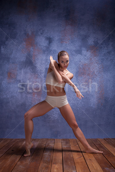 Genç güzel dansçı bej mayo dans Stok fotoğraf © master1305