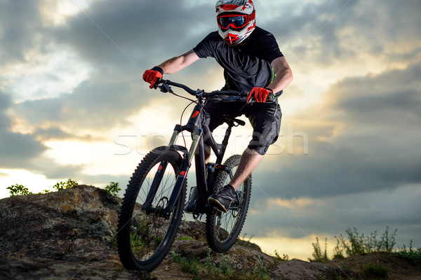專業的 騎自行車 騎術 自行車 下 山 商業照片 © maxpro