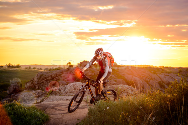 Stock foto: Radfahrer · Reiten · Fahrrad · Berg · Weg · Sonnenuntergang